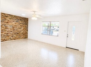 Building Photo - 1440 Mandel Rd