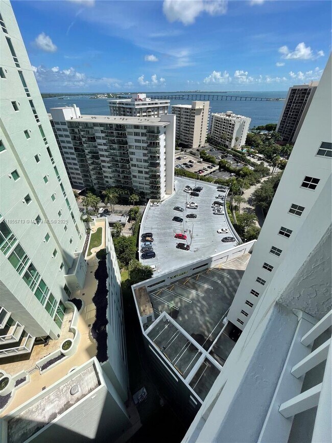 Building Photo - 170 SE 14th St