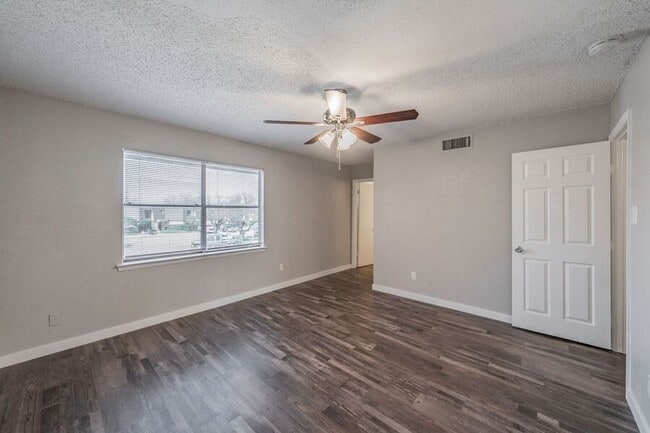Building Photo - 1774 Belshire Ct