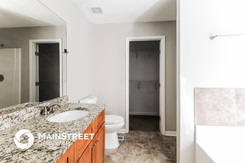 Building Photo - 4809 Shallow Farm Dr NE