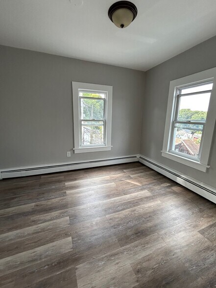 Bedroom - 9 7th St