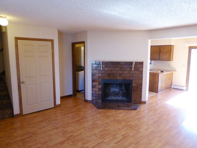 Building Photo - 1624 Azalea Dr