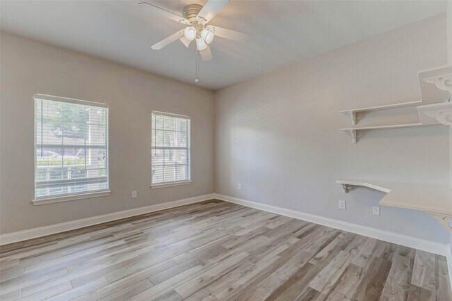 Building Photo - 8411 Syms St