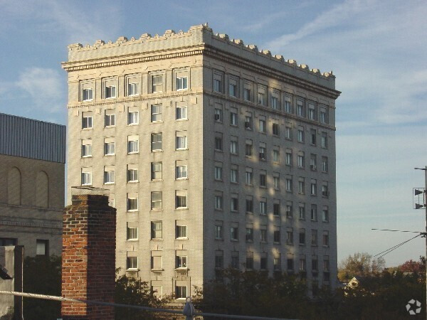 Looking Northwest - Argonne Residence Inn