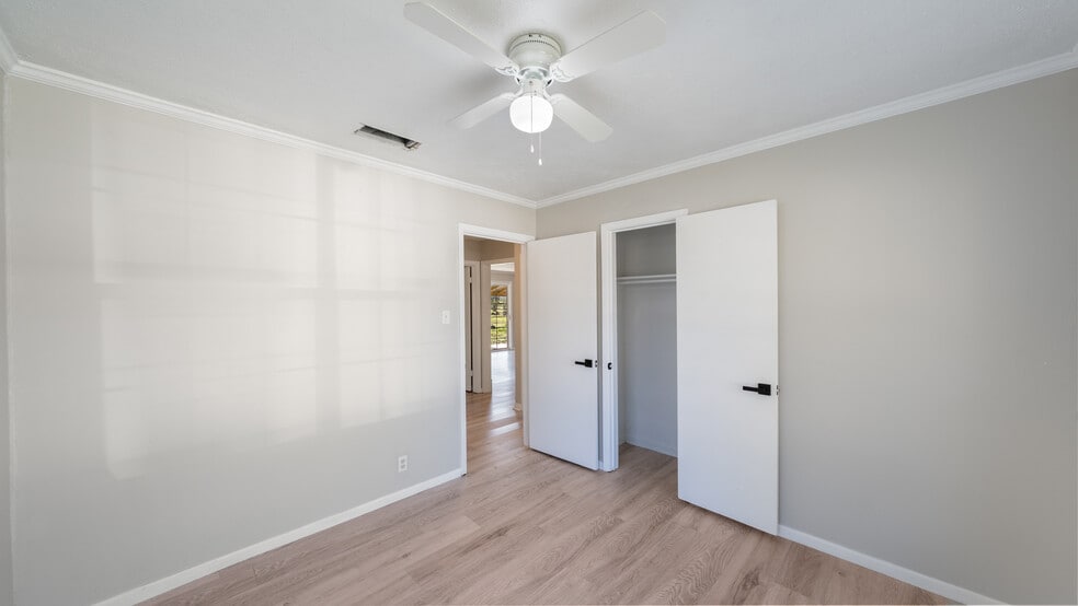 Building Photo - 403 Prairieville St