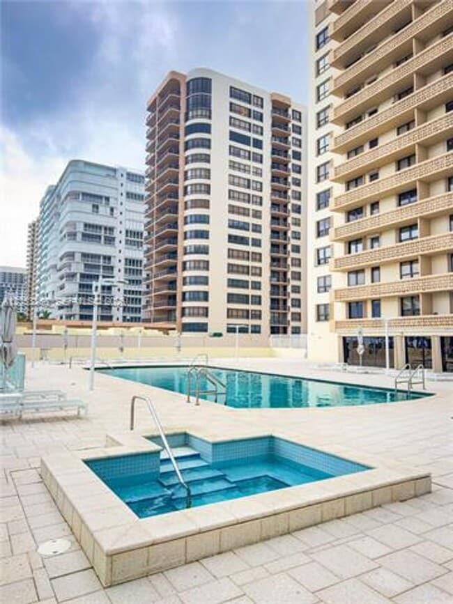 Building Photo - 10185 Collins Ave