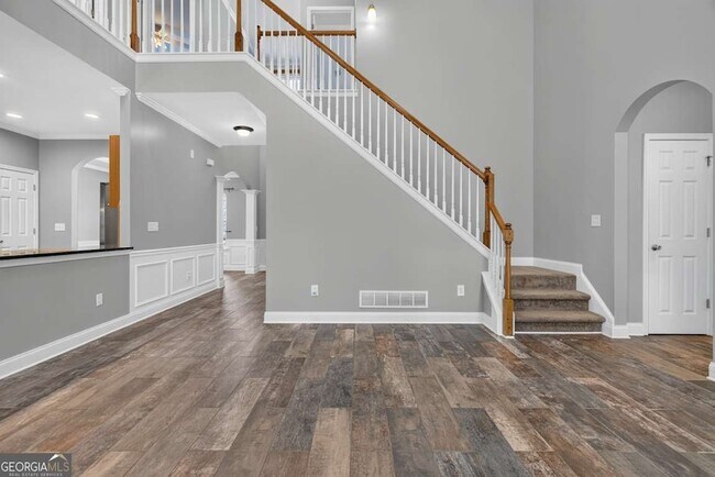 Building Photo - 153 Fitzroy Ln