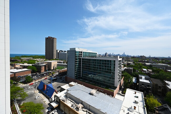 Building Photo - 828 W Grace St