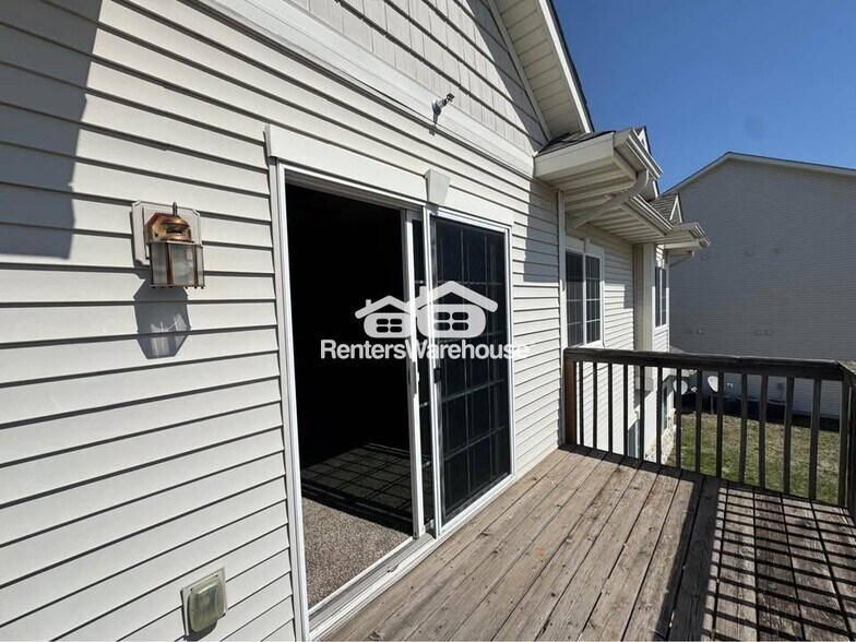 Building Photo - 1624 NW Prairie Lakes Dr