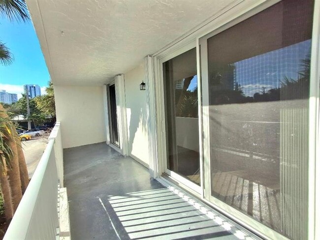 Building Photo - 1421 S Ocean Blvd
