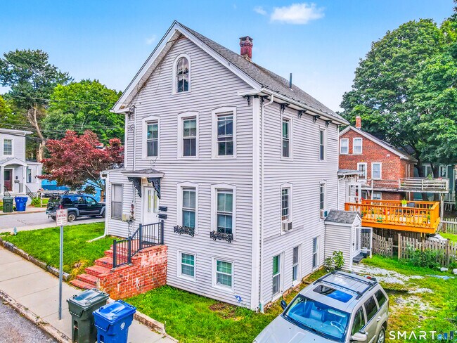 Building Photo - 185 Walnut St