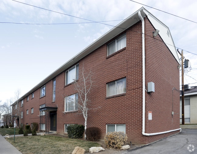 Primary Photo - Glynhill Apartments