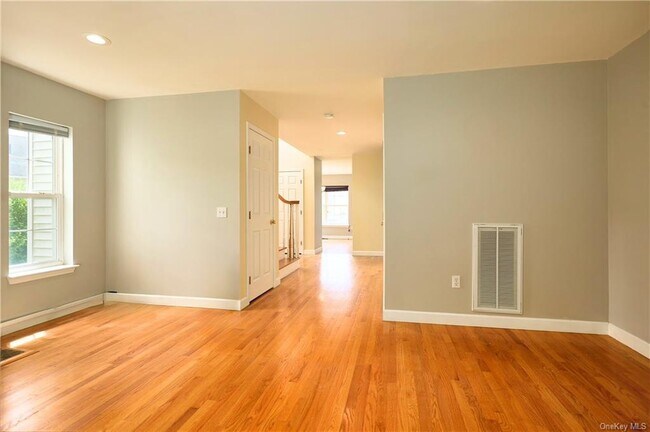 Building Photo - 2402 Rockledge Ct