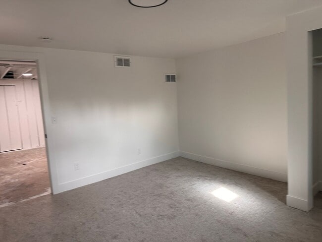 Building Photo - 1433 E 2700 S
