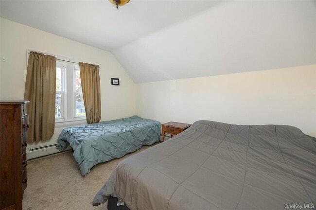 Building Photo - 108 Church St