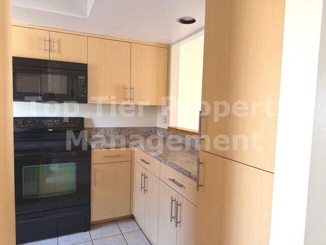 Building Photo - ***Charming 2 bed / 2 bath Townhome in Coastal Carlsbad - Available NOW***