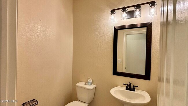 Building Photo - 12437 Pleasant Crest