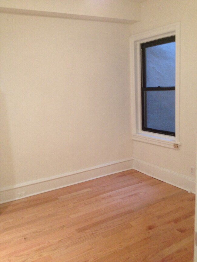 Building Photo - 1020 Pine St