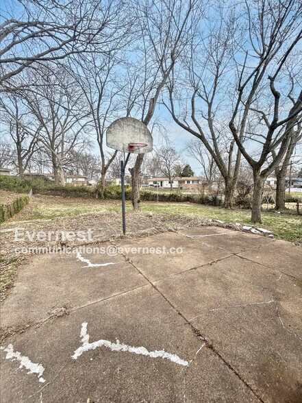 Building Photo - 1610 Gallant Fox Dr