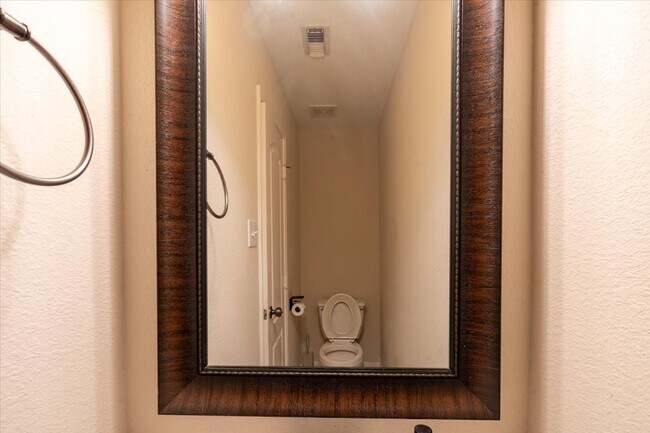 Building Photo - 15907 Kings Cypress Ln