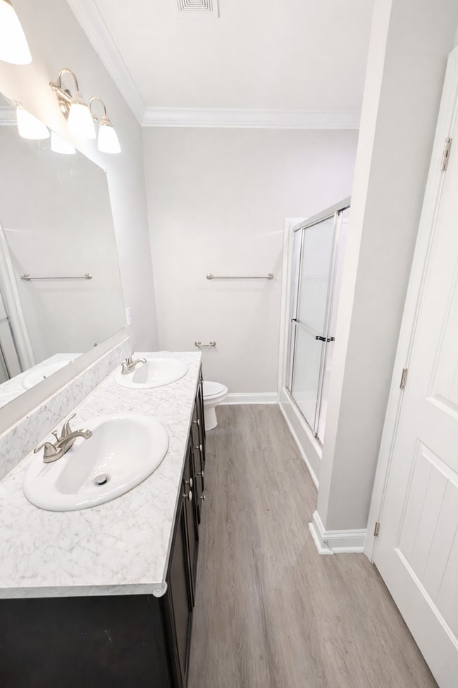 Building Photo - Weaverville Rental!