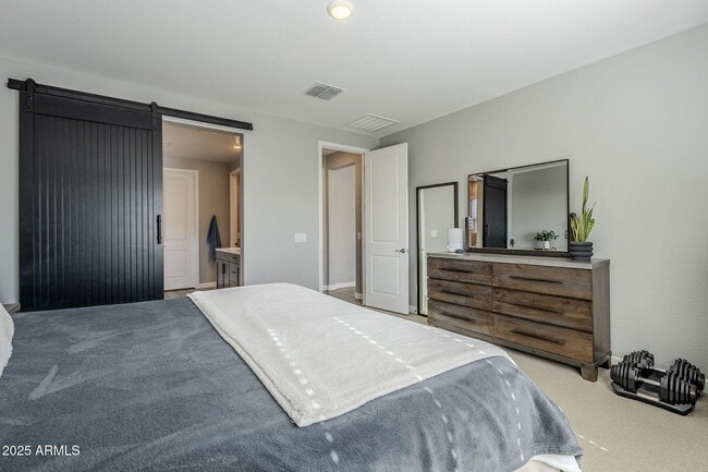 Building Photo - 9935 E Thornbush Ave