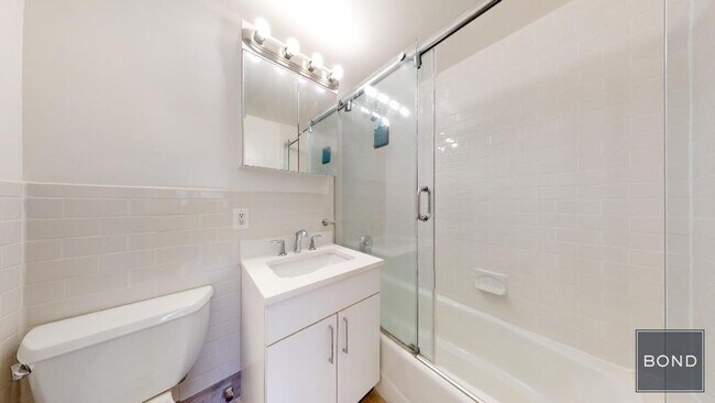 Building Photo - 157e E 57th St