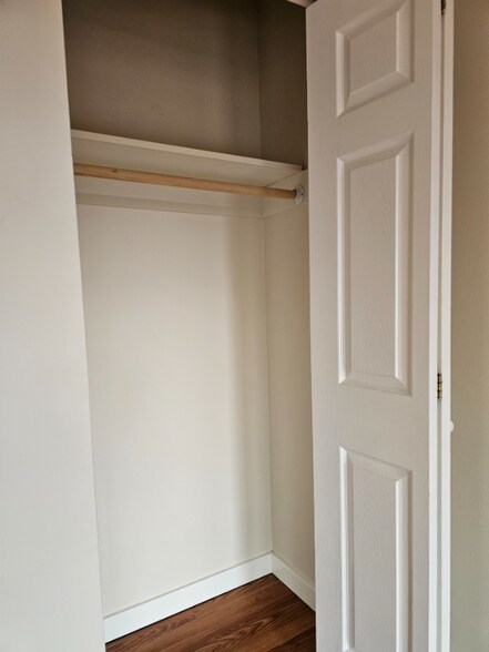 Building Photo - 224 Bellevue Ave E