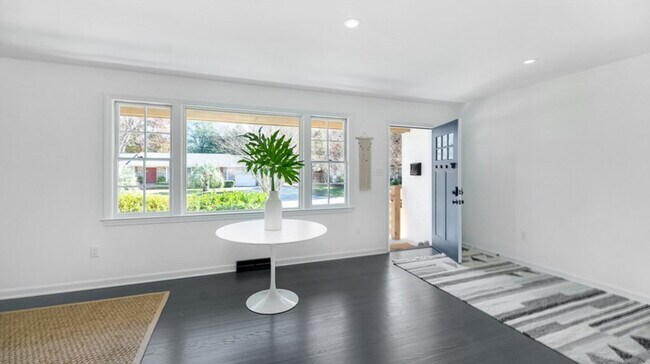 Building Photo - 4959 Parkside Dr