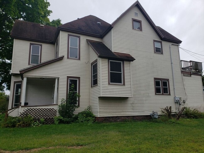 Building Photo - 5 bed 2 bath Single Family Home in Wausau