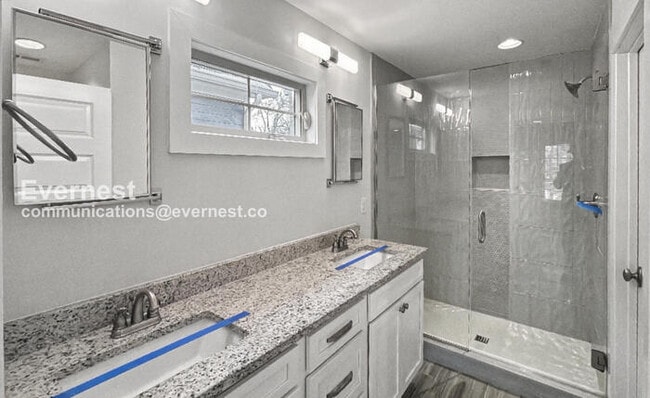 Building Photo - 4 Bed/2.5 Bath Home with Garage / Pet-Friendly / Available Now!