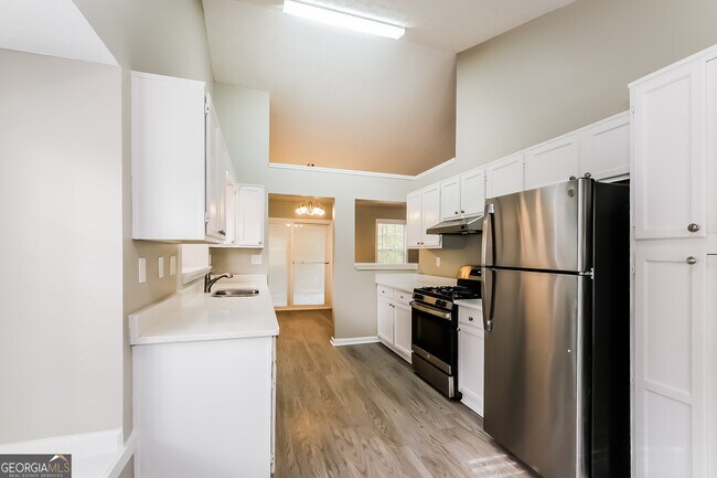 Building Photo - 5878 Homestead Cir