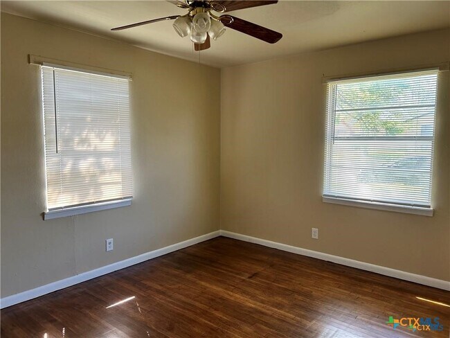 Building Photo - 1317 Zephyr Rd