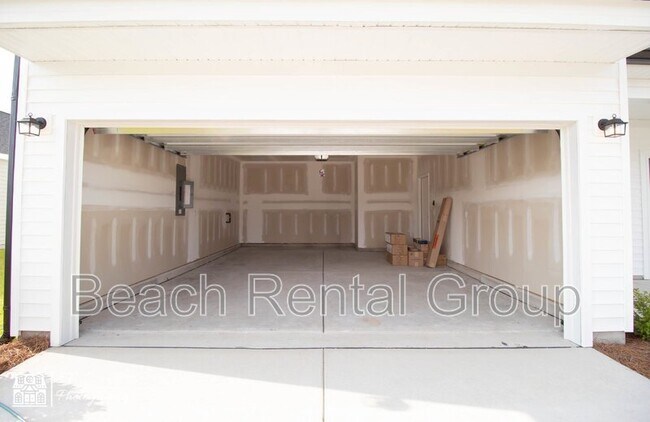 Building Photo - 1863 Villena Dr
