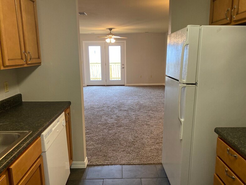 Building Photo - 320 Toni Ln