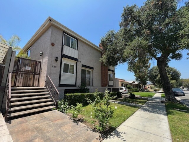 Building Photo - 620 W Doran St