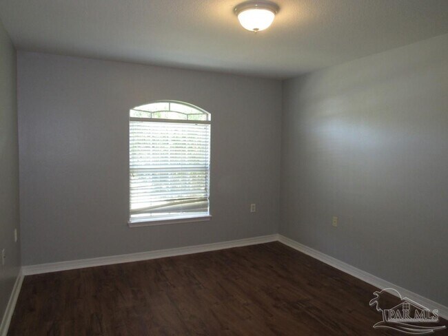 Building Photo - 2310 Tall Oak Dr