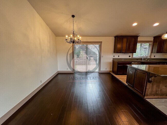 Building Photo - Beautiful South Salem Home - MOVE IN READY!
