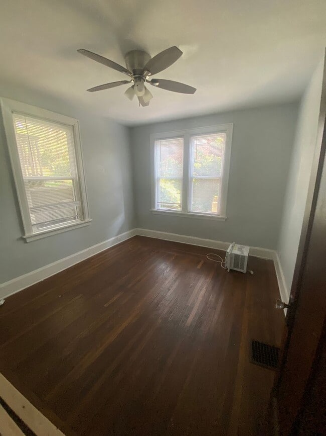 Building Photo - Two Bedroom in Cincinnati!