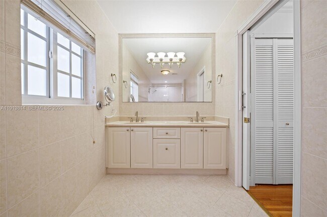 Building Photo - 13000 Old Cutler Rd