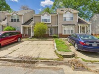 Building Photo - Beautiful 2 Bedroom 2.5 Bathroom Townhome ...