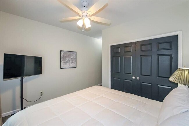 Building Photo - 64 Moury Ave SE