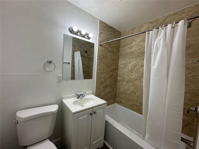Building Photo - 6032 SW 25th St