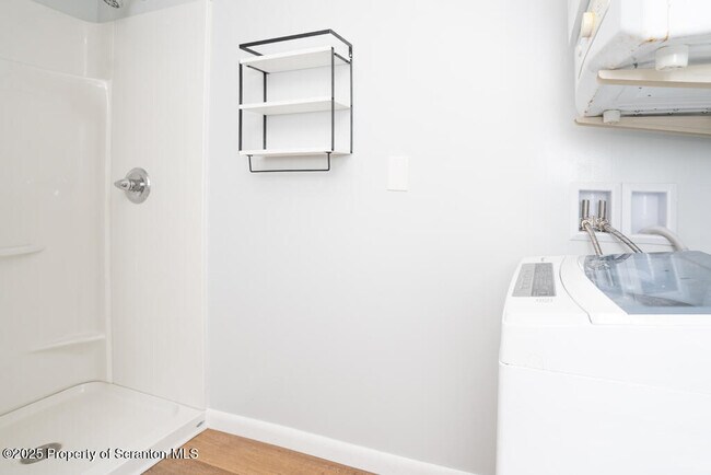 Building Photo - 240 Craig Rd