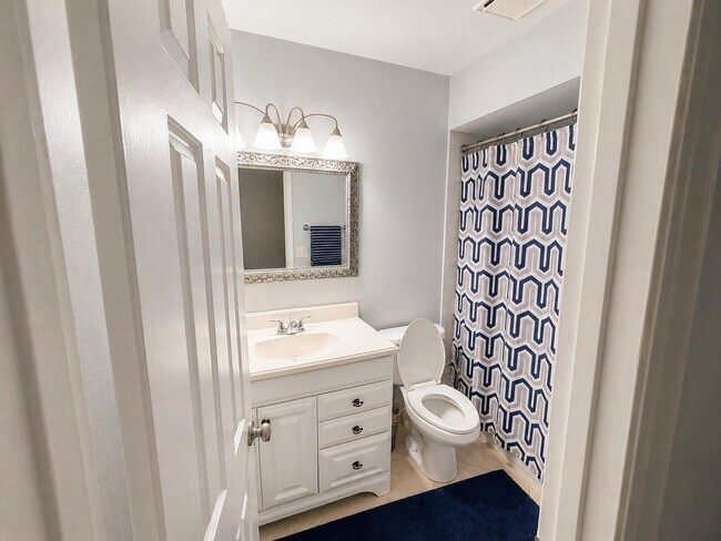 Building Photo - 9262 Green Meadows Way