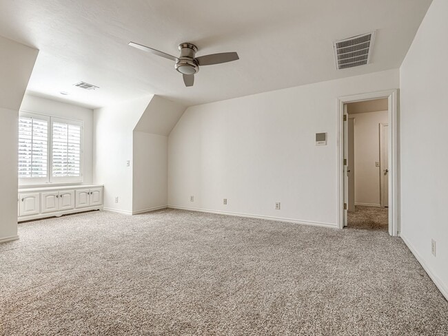 Building Photo - Stunning Luxury Home in East Edmond with a Pool/Jacuzzi + Woody Creek Addition + Theater Room+/5 ...