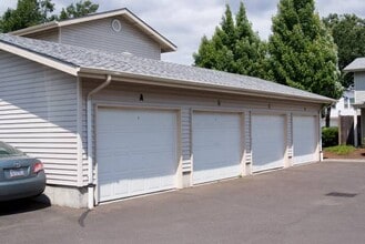 Building Photo - Brentwood Estates