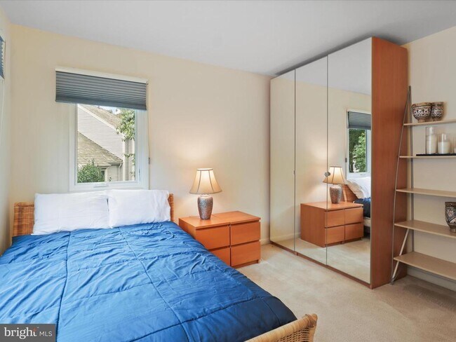 Building Photo - 1307 Wedgewood Manor Way