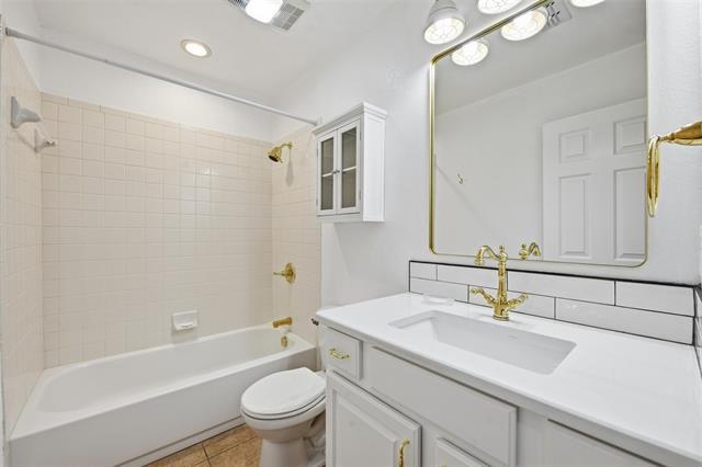 Building Photo - 835 Evergreen Ln