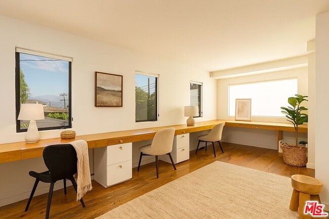 Building Photo - 2287 Glendale Blvd